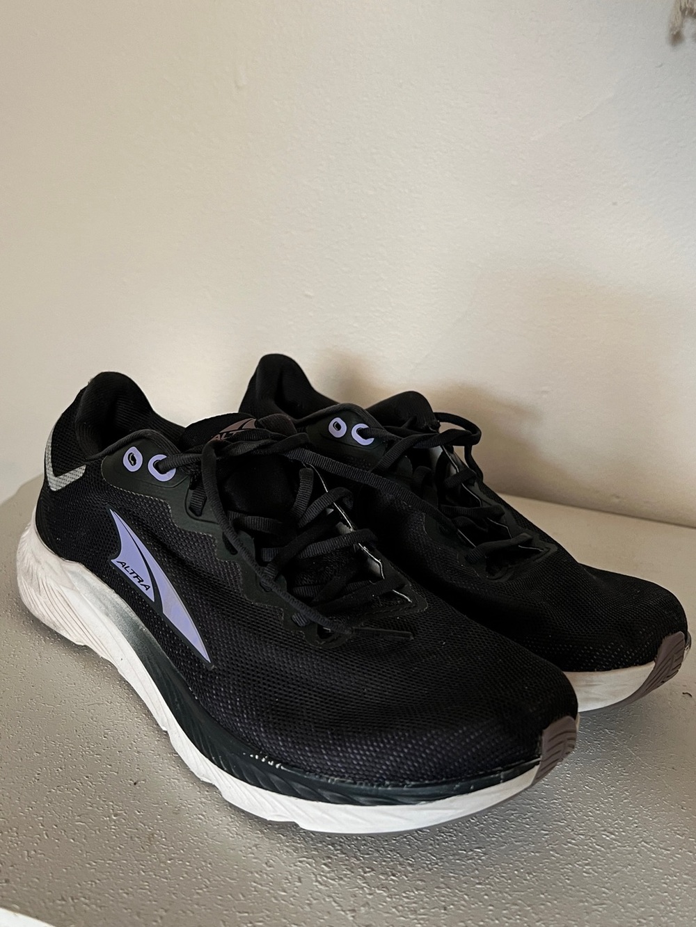 Womens Altra Rivera 3 size 8